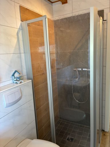 Dusche Duschen mit beheiztem Boden